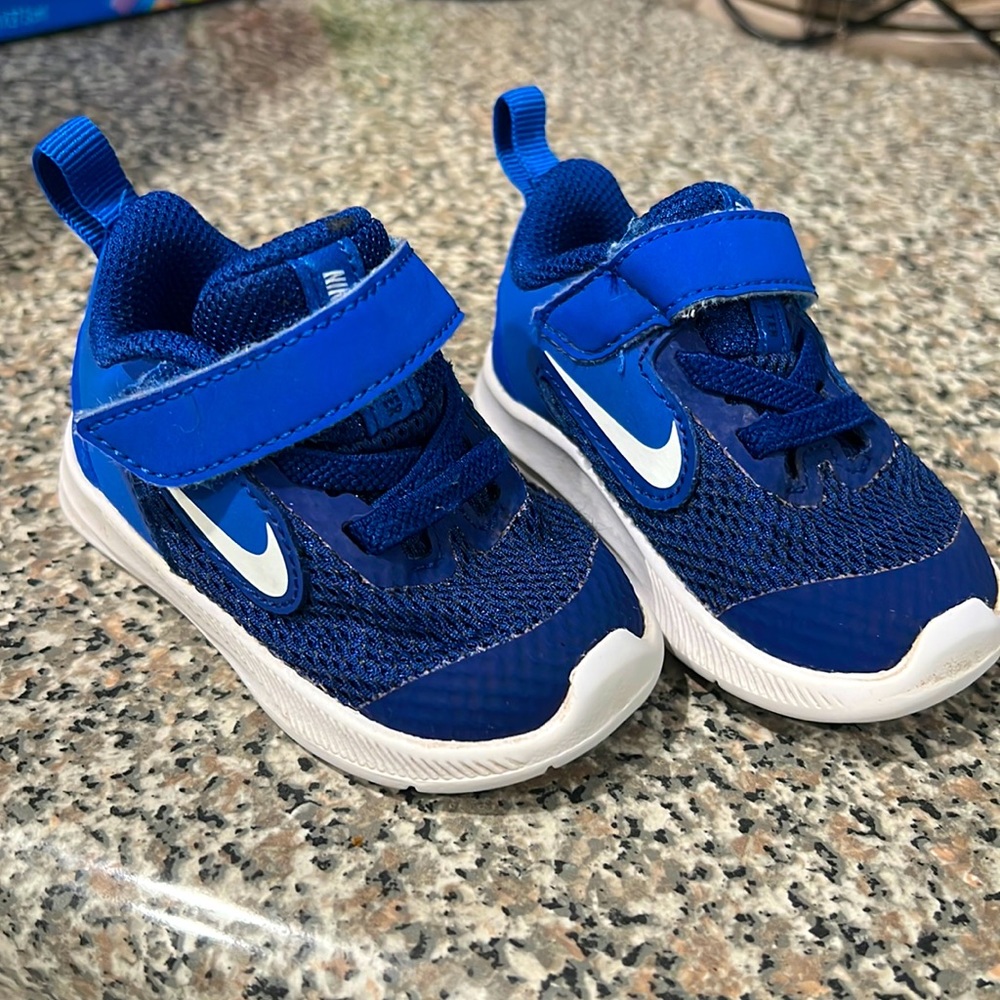 Nike downshifter sneakers